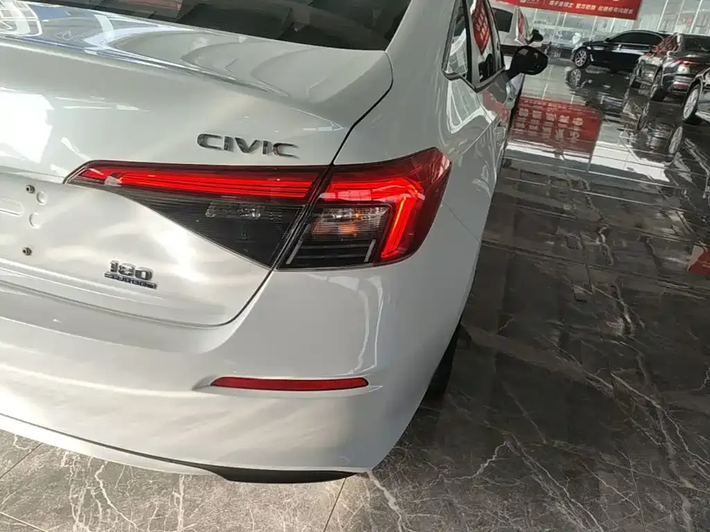 Honda Civic — фото 8