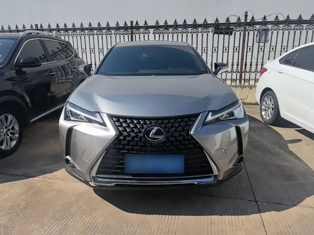 Lexus UX — фото 6
