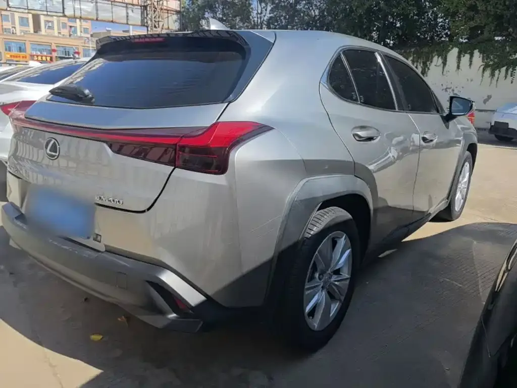 Lexus UX — фото 8