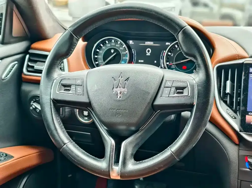 Maserati Ghibli — фото 9