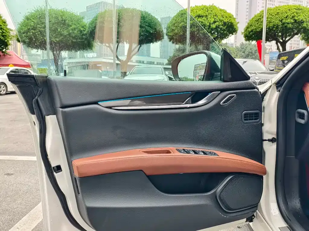 Maserati Ghibli — фото 7