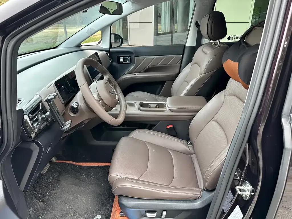 Wuling Xingguang 730 New Energy — фото 10