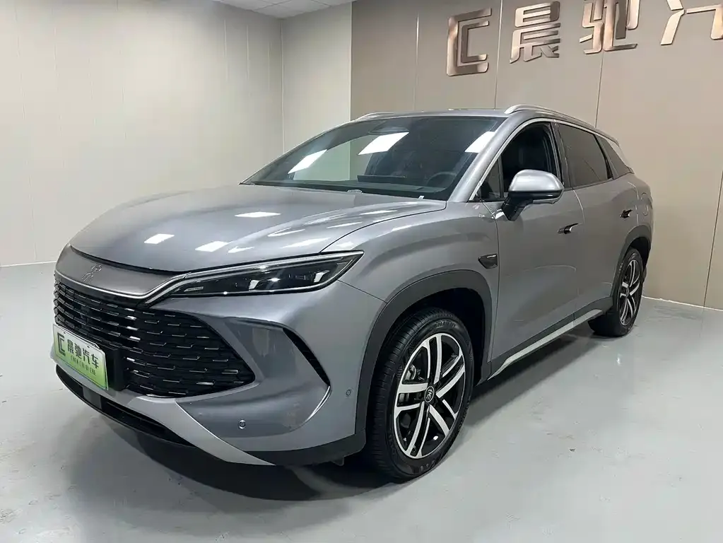 BYD L DM-i — фото 1