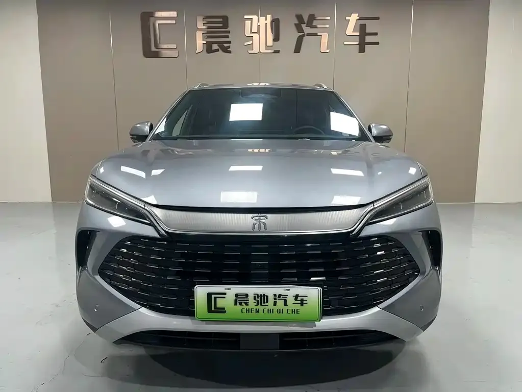 BYD L DM-i — фото 9