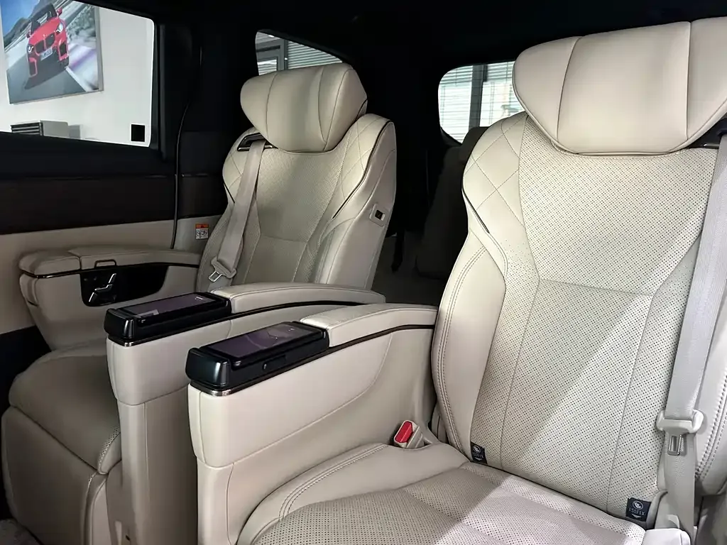 Toyota Vellfire — фото 7