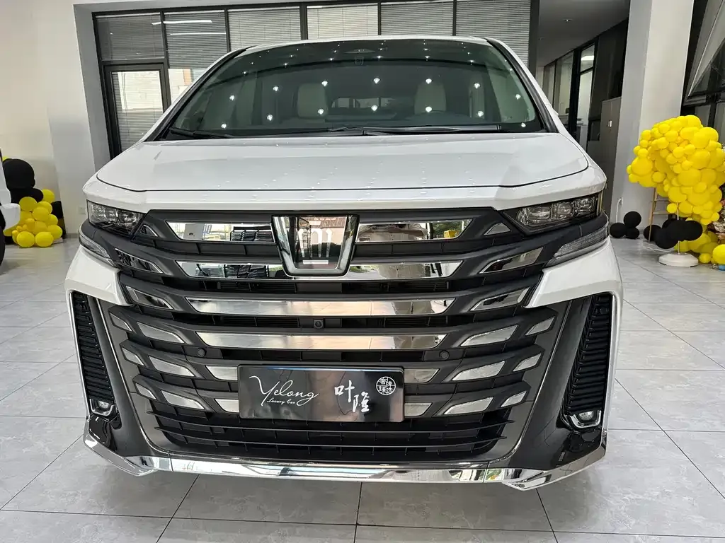 Toyota Vellfire — фото 10