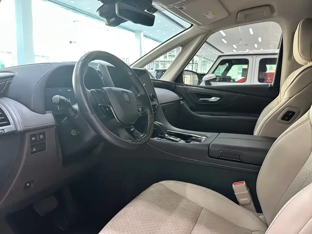 Toyota Vellfire — фото 4