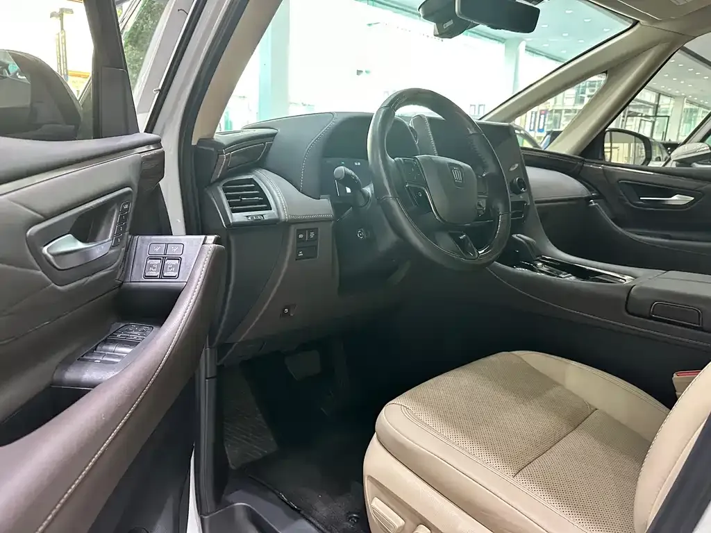 Toyota Vellfire — фото 5