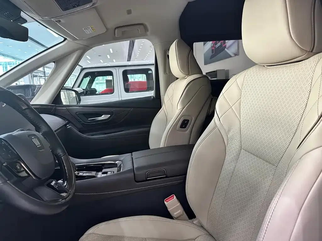 Toyota Vellfire — фото 8