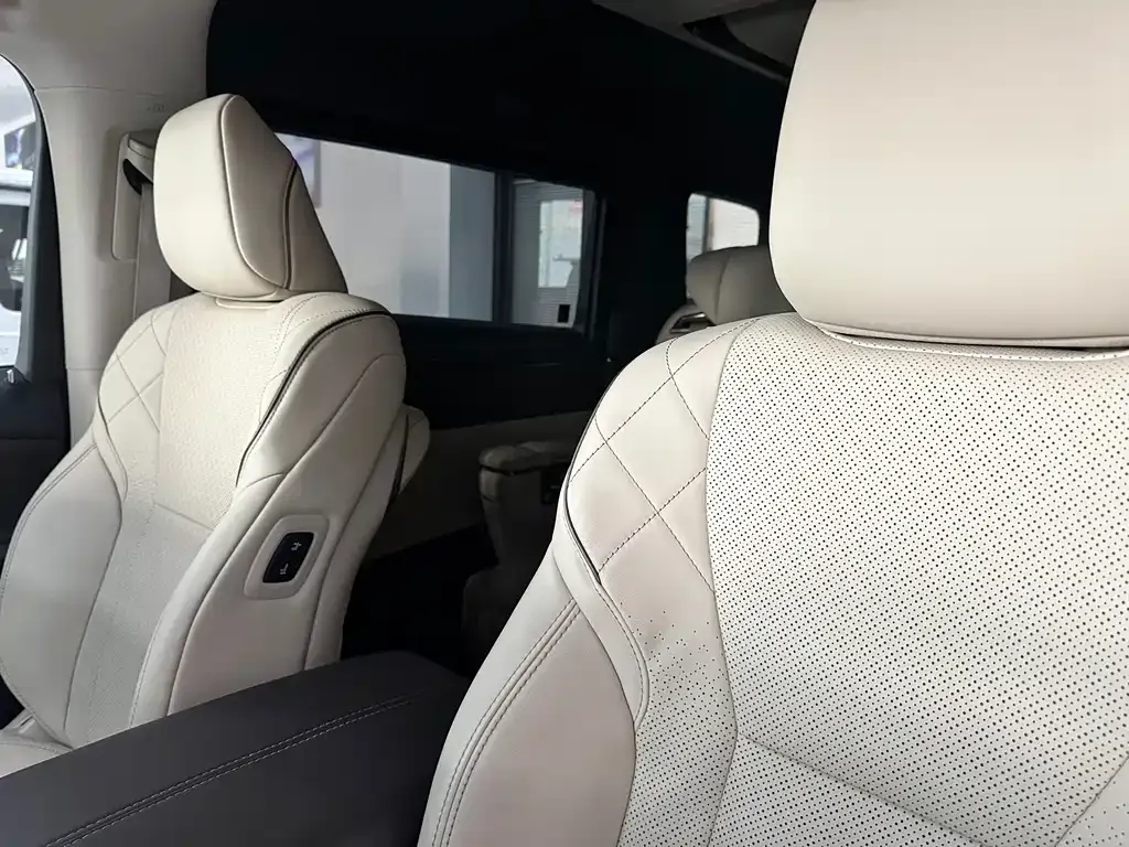 Toyota Vellfire — фото 9