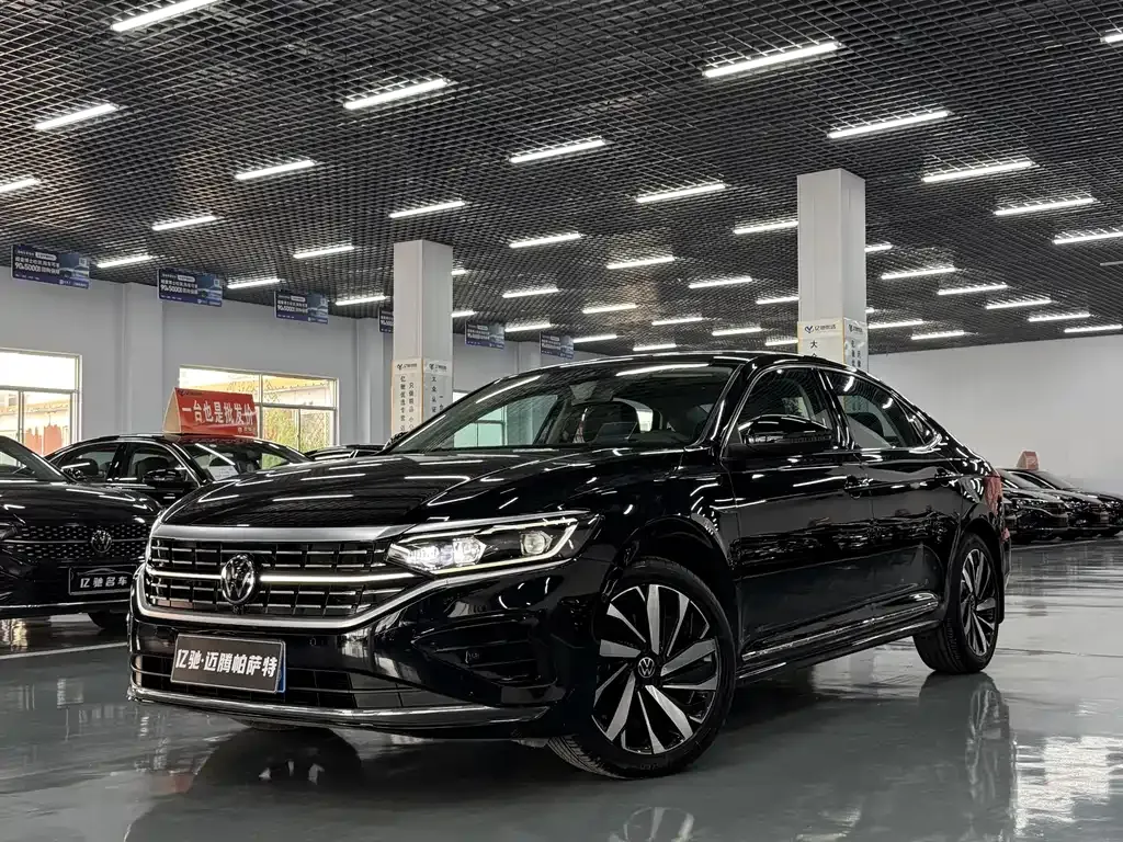 Volkswagen Passat — фото 1