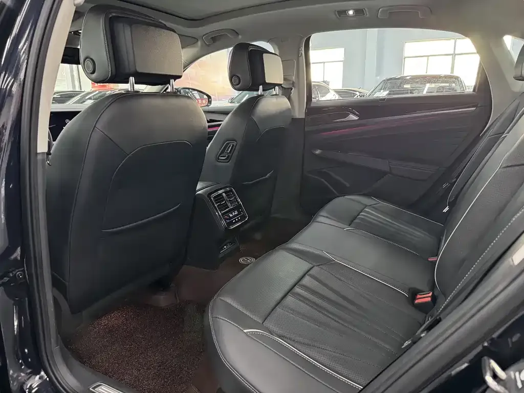 Volkswagen Passat — фото 4