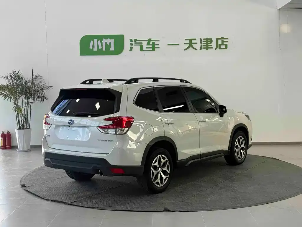 Subaru Forester — фото 4