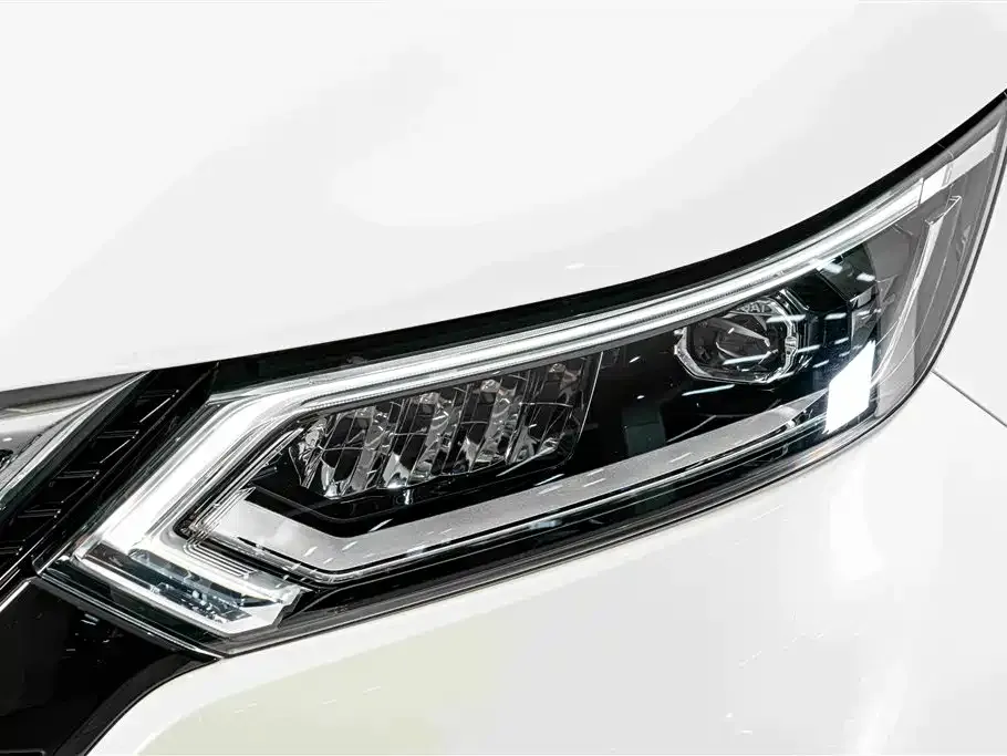 Nissan Qashqai — фото 10