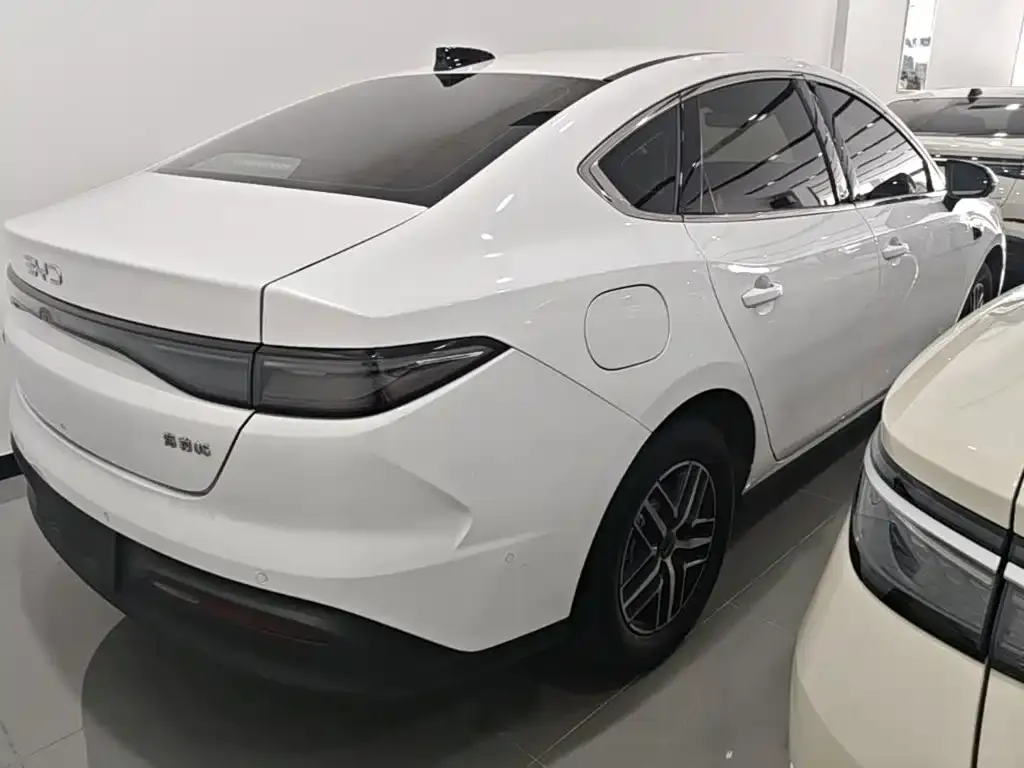 BYD Seal 05 DM-i — фото 4