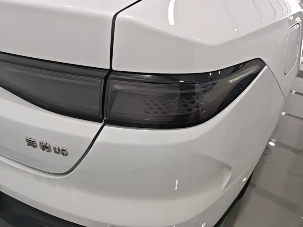 BYD Seal 05 DM-i — фото 8