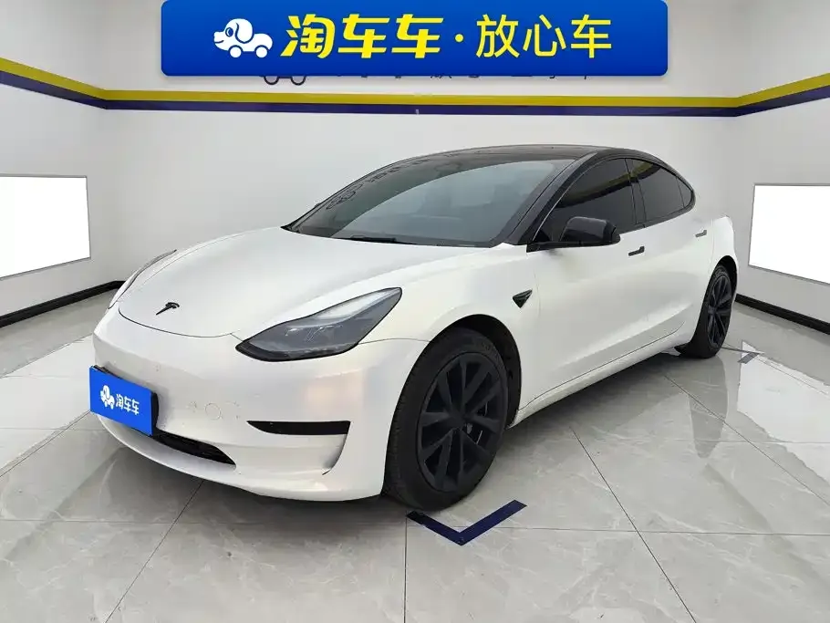 Tesla Model 3 — фото 1