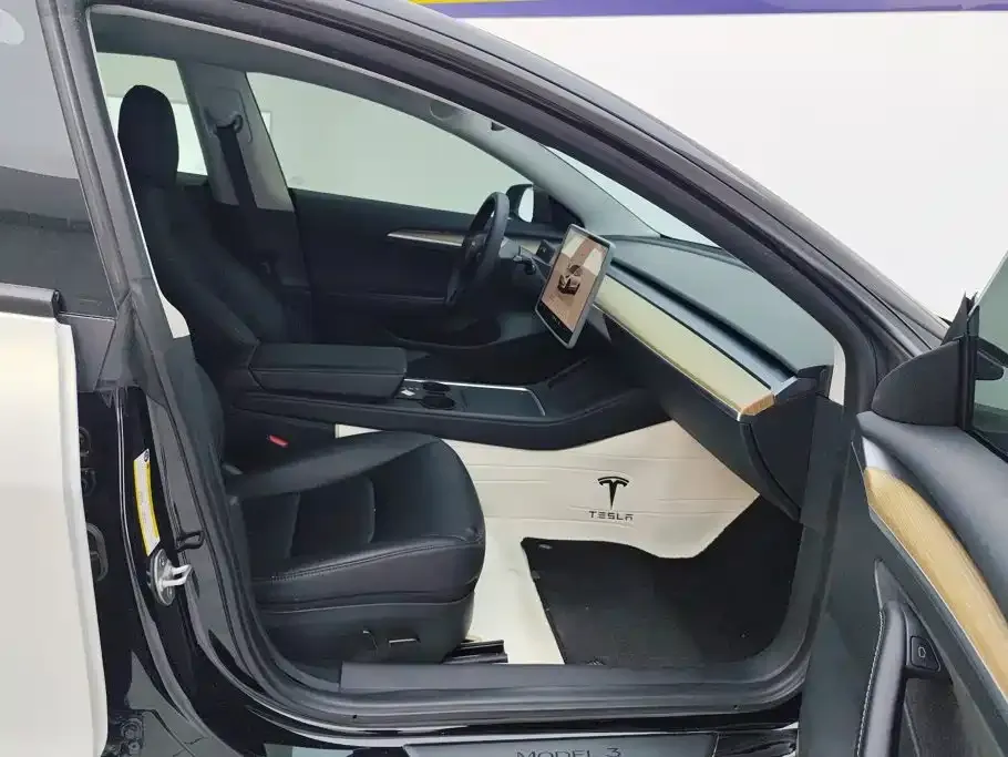 Tesla Model 3 — фото 10