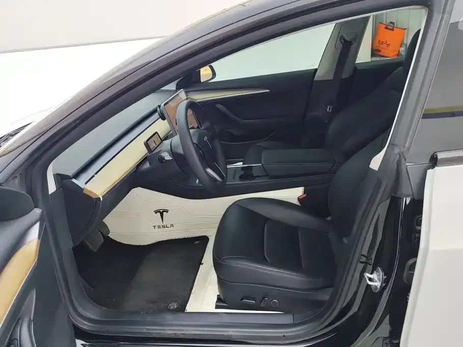 Tesla Model 3 — фото 4