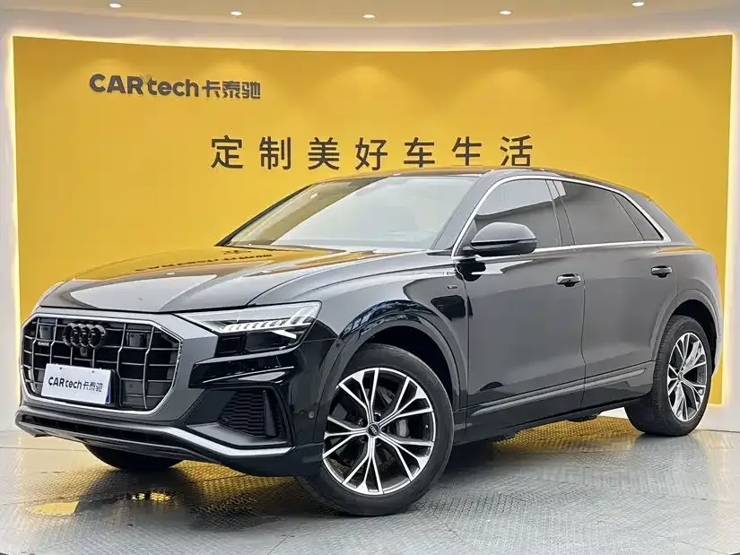 Audi Q8 — фото 1