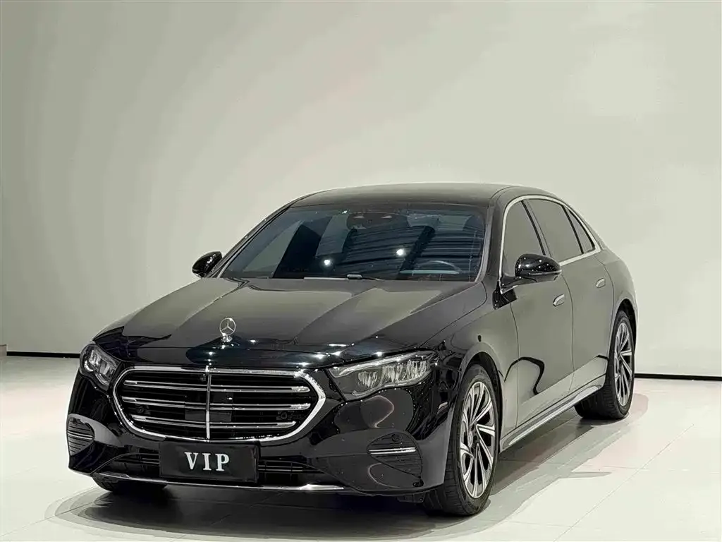 Mercedes-Benz E-Class — фото 1
