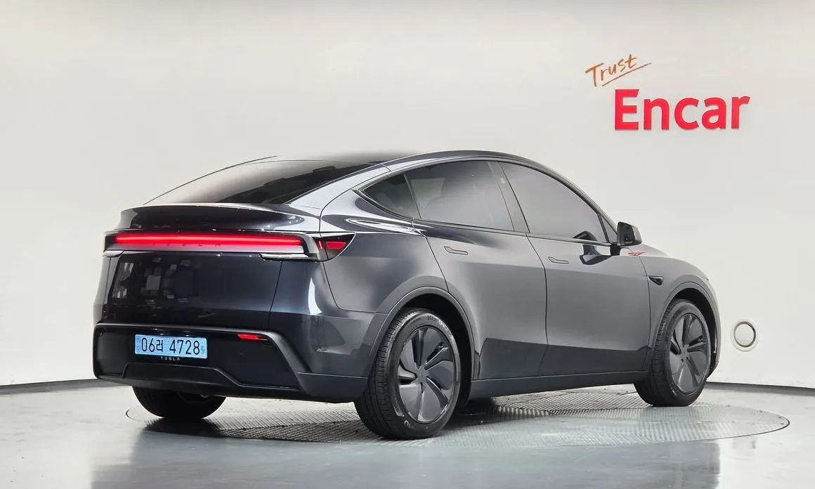Tesla Model Y — фото 5