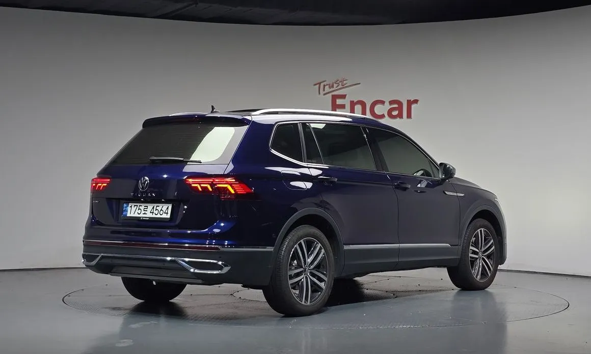 Volkswagen Tiguan — фото 10