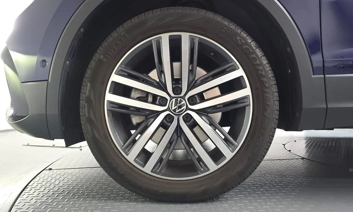 Volkswagen Tiguan — фото 7