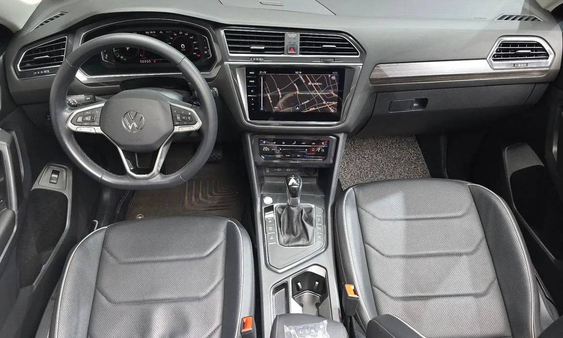Volkswagen Tiguan — фото 9