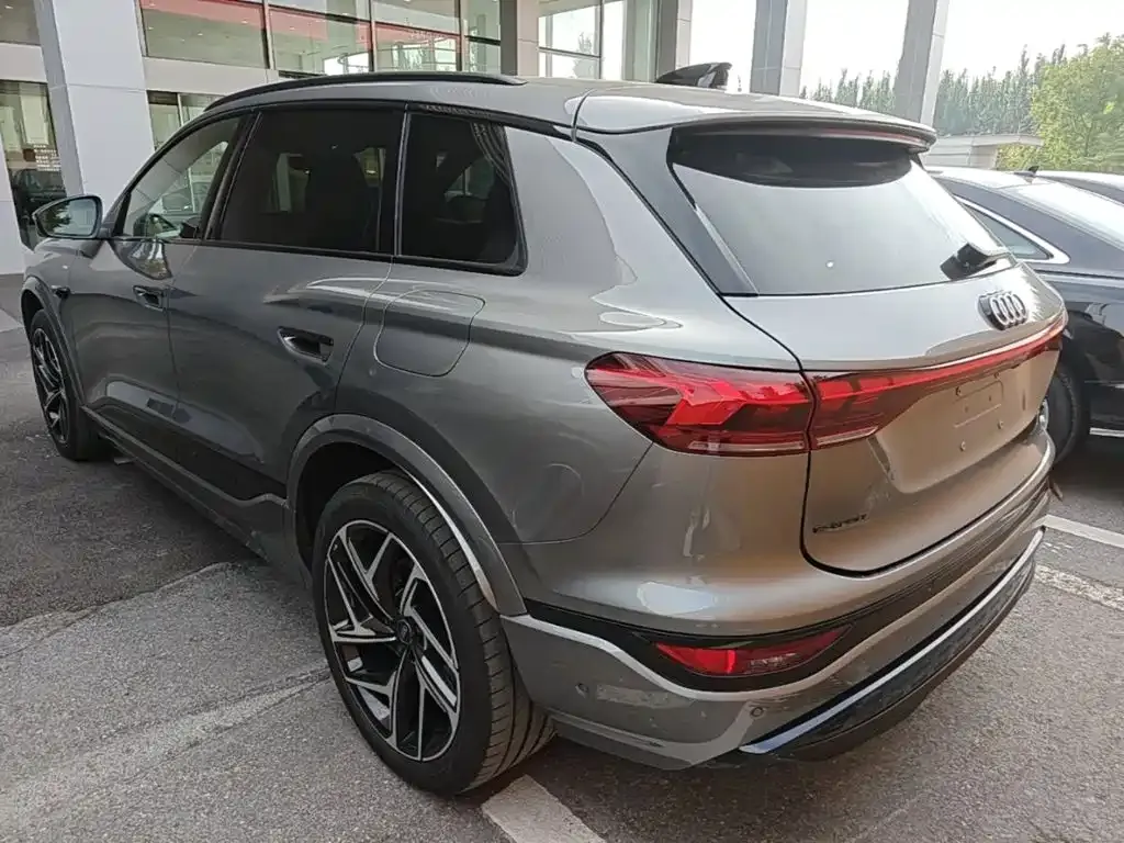 Audi Q6L e-tron — фото 3
