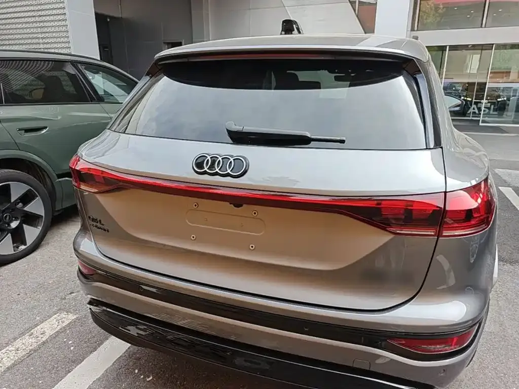 Audi Q6L e-tron — фото 8