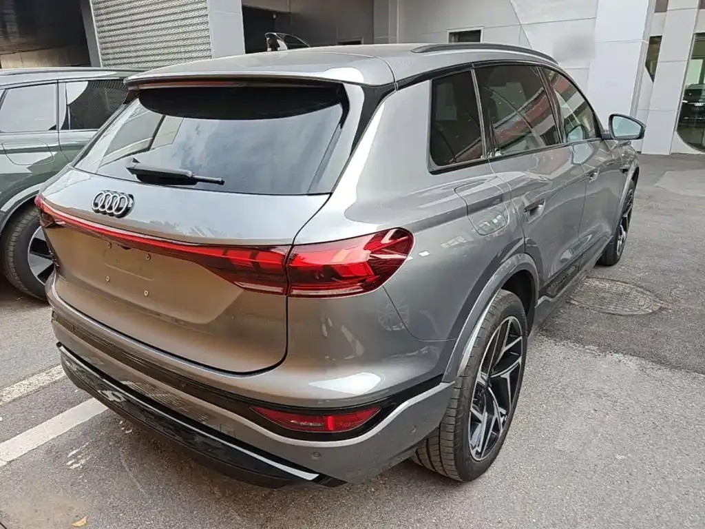 Audi Q6L e-tron — фото 5