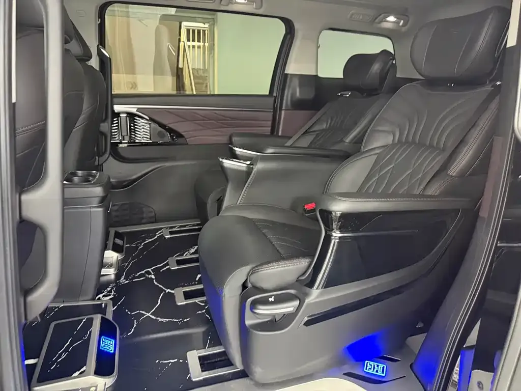 GAC Motor Trumpchi M8 — фото 3