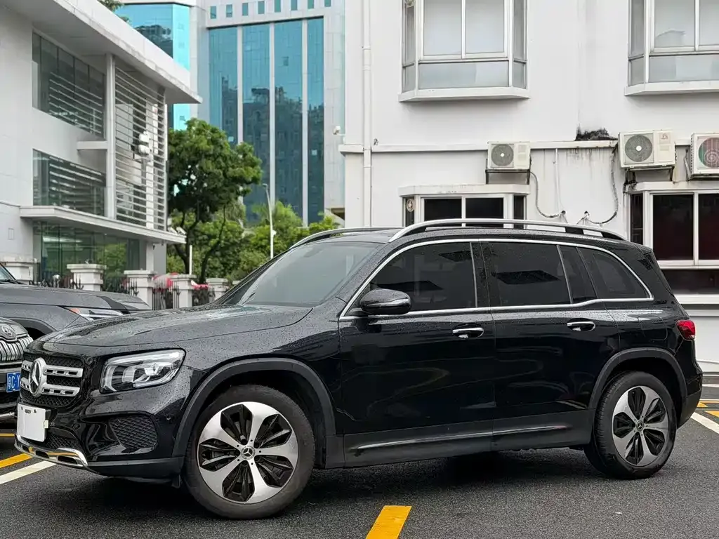 Mercedes-Benz GLB — фото 10