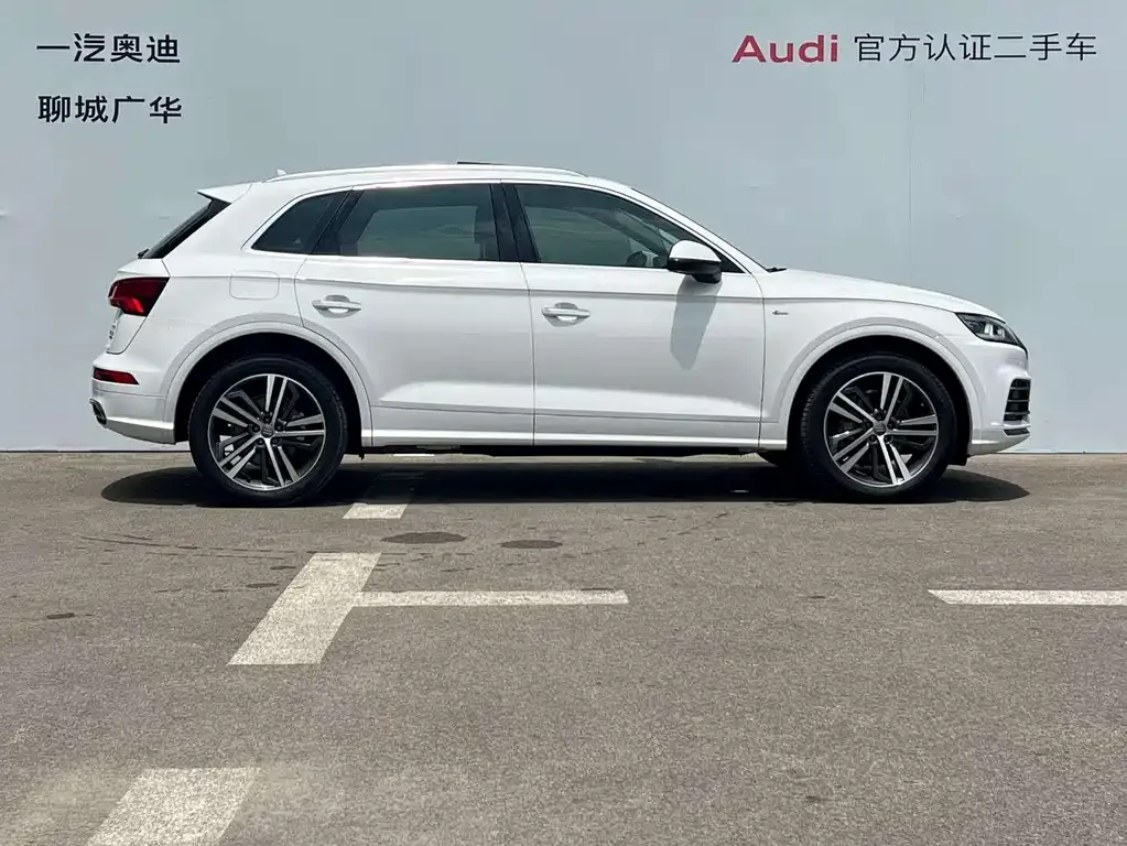 Audi Q5L — фото 3