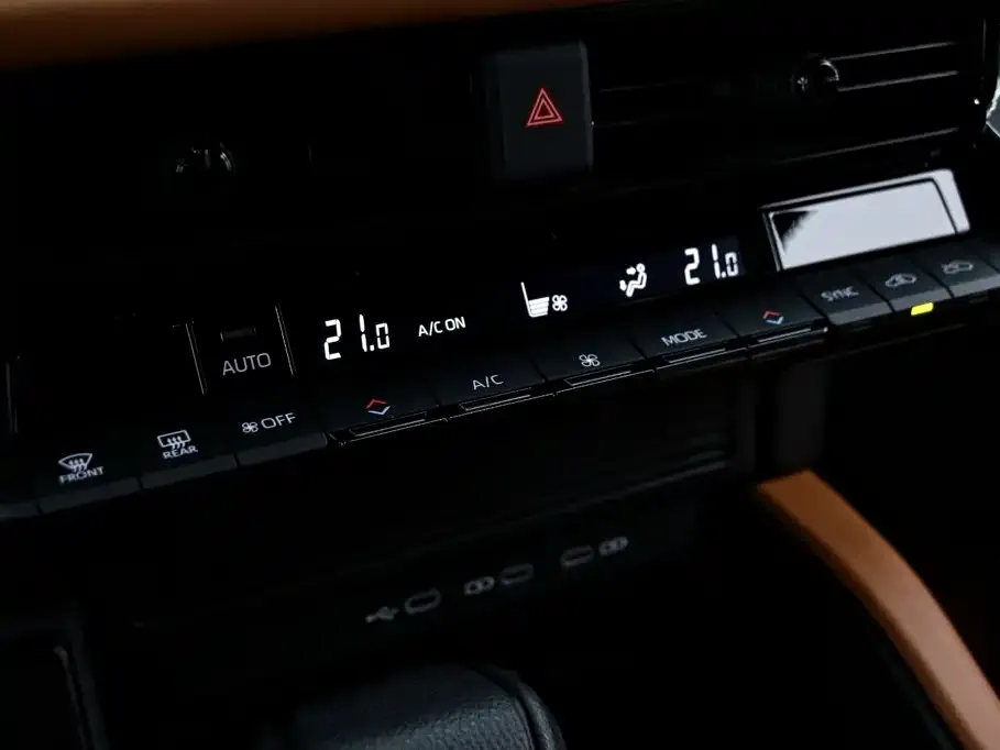 Toyota Prado — фото 4