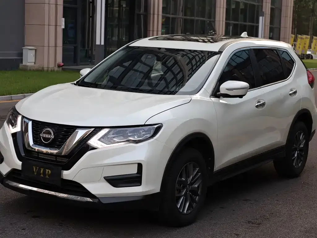 Nissan X-Trail — фото 1