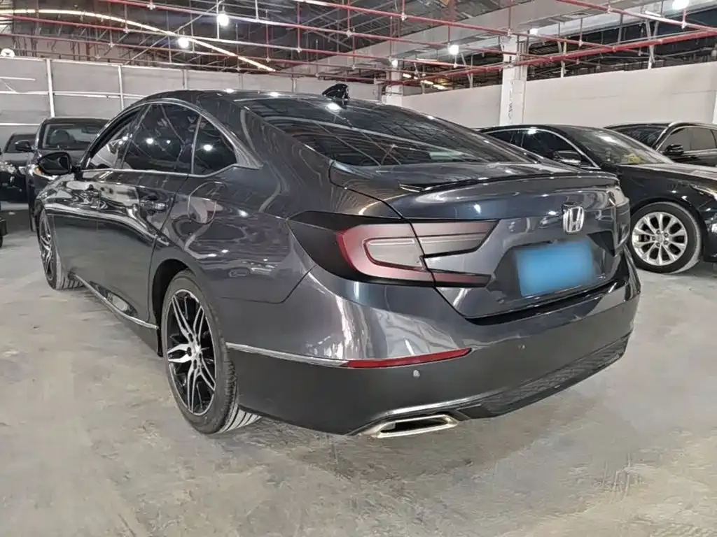 Honda Accord — фото 10