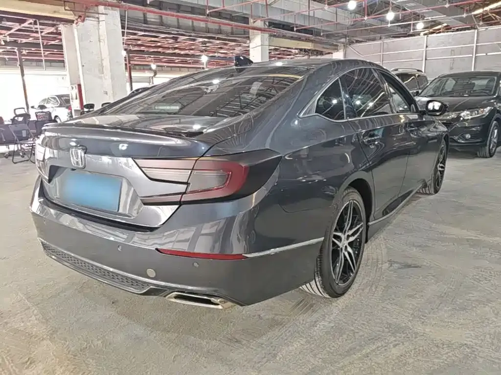 Honda Accord — фото 9