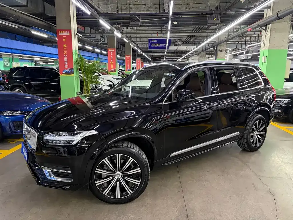 Volvo XC90 — фото 1