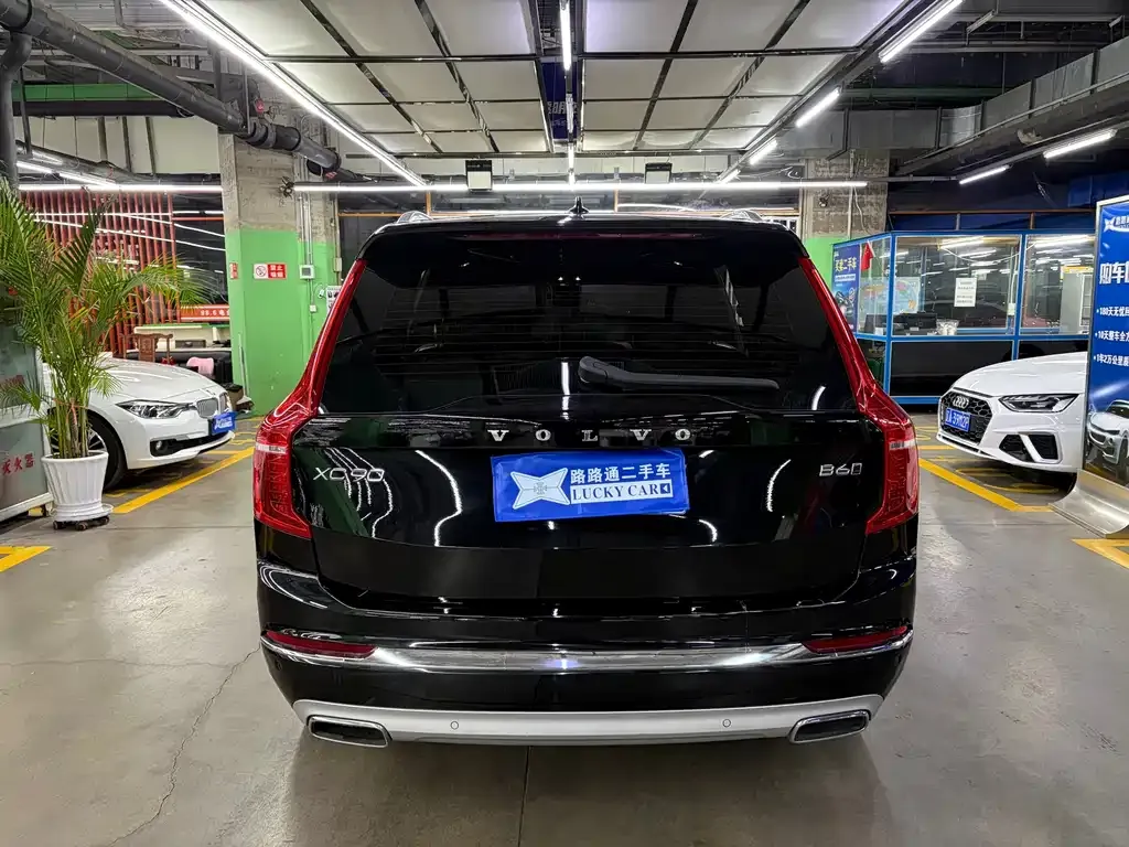 Volvo XC90 — фото 10