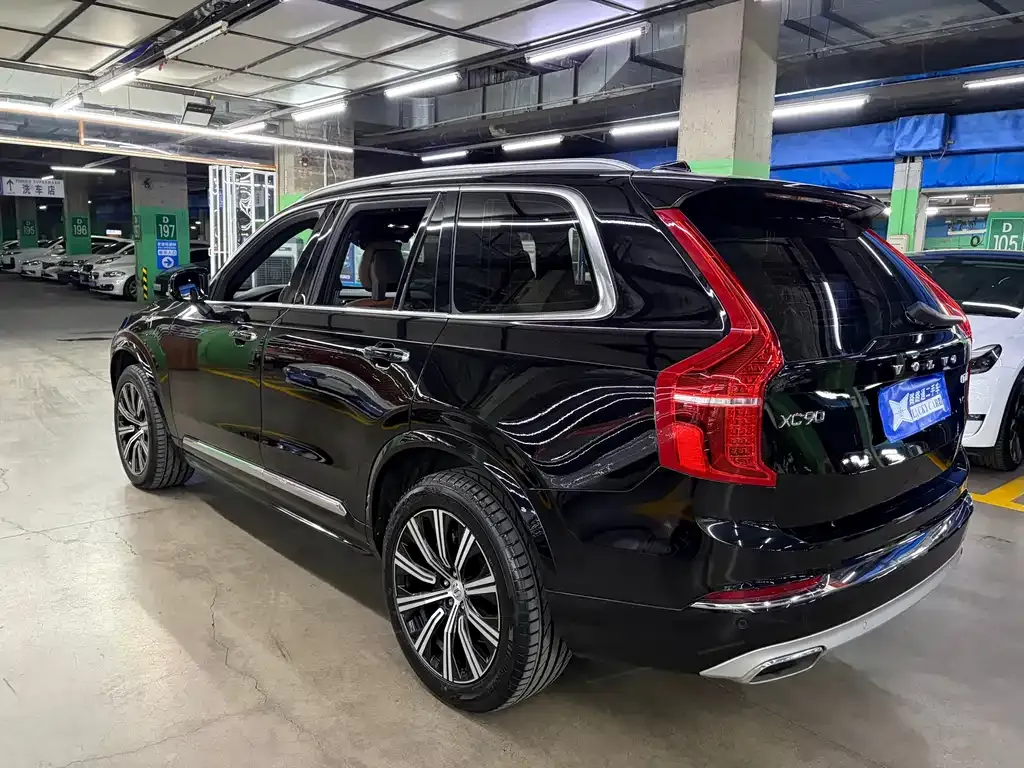 Volvo XC90 — фото 8