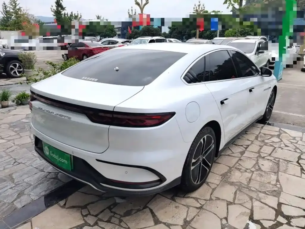 BYD Han — фото 10