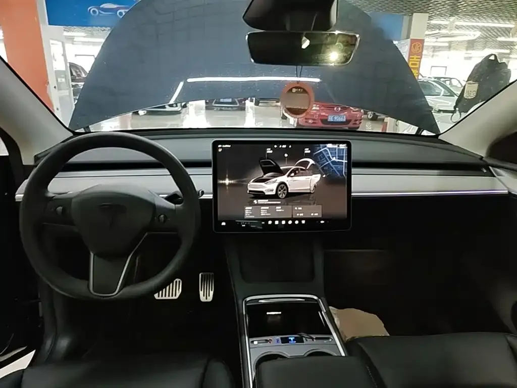 Tesla Model Y — фото 4