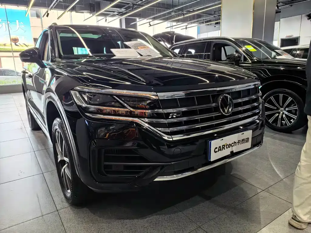 Volkswagen Touareg — фото 2