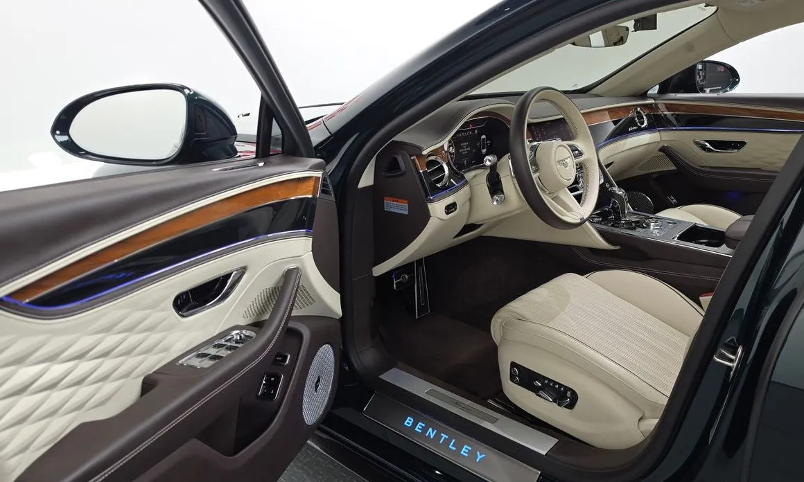 Bentley Flying Spur — фото 6