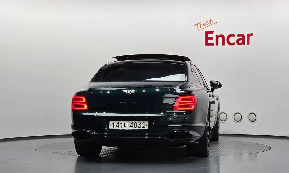 Bentley Flying Spur — фото 4