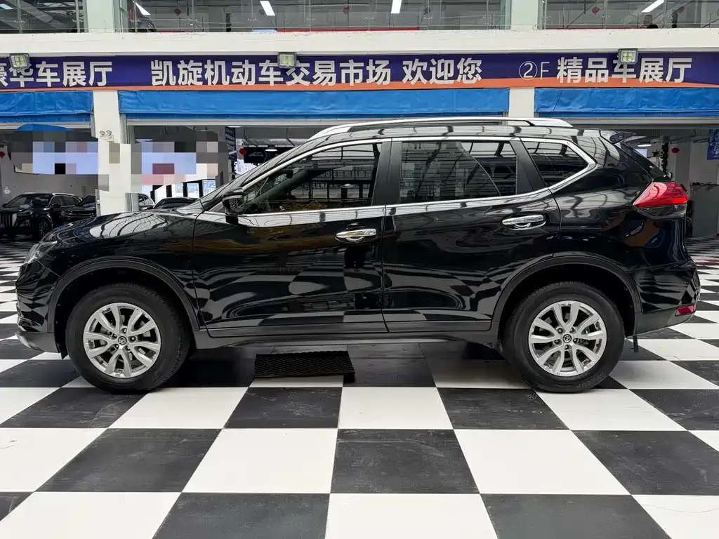 Nissan X-Trail — фото 5