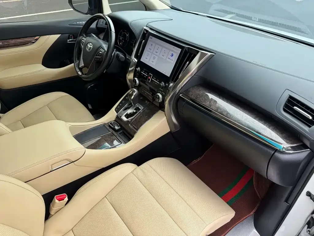 Toyota Vellfire — фото 6