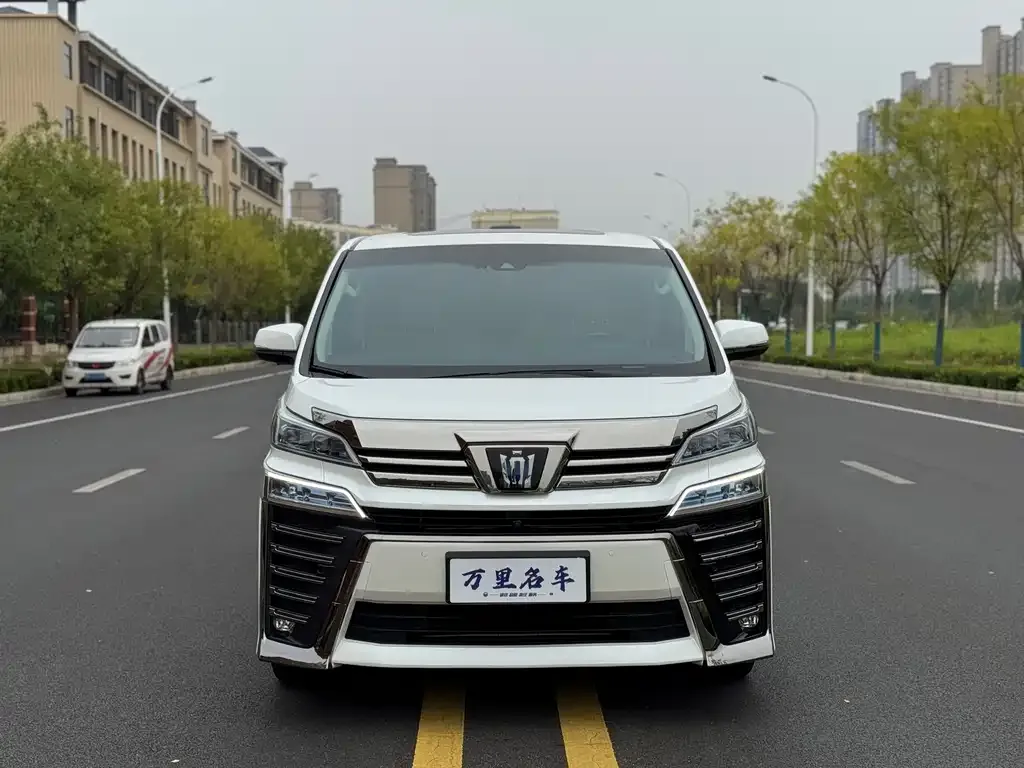 Toyota Vellfire — фото 10